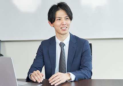 債券運用社員画像2